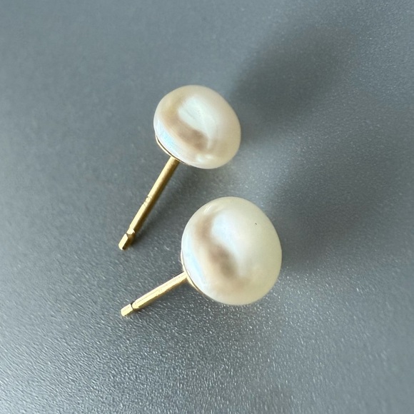 Solid 14K Gold Genuine Pearl Earrings 5mm - Picture 8 of 10